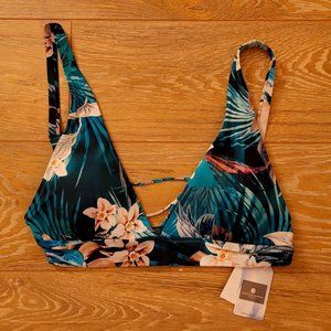 123. Everyday Sunday bikini top. Waterfall. Size 14. NWT